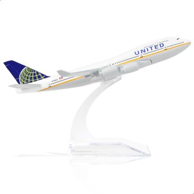 QIYUMOKE United Airlines Boeing 747 Самолет Литой Готовый Модель с Пластиковой Настольной Подставкой Креативное Украшение Пассажирского Самолета Модель 1/400,