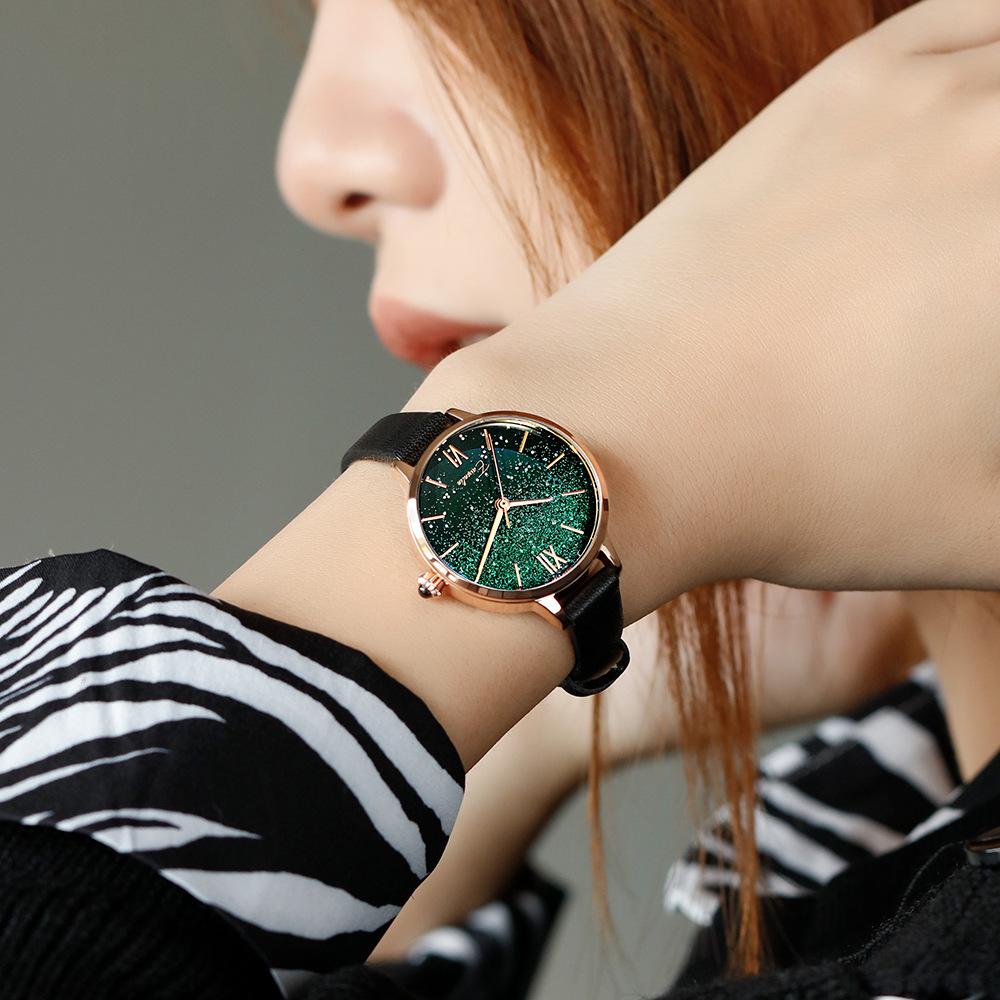 Женские часы Gradient Starry French Light Luxury Niche Watch Feminine Small Green Watch Simple Belt Womens Watch