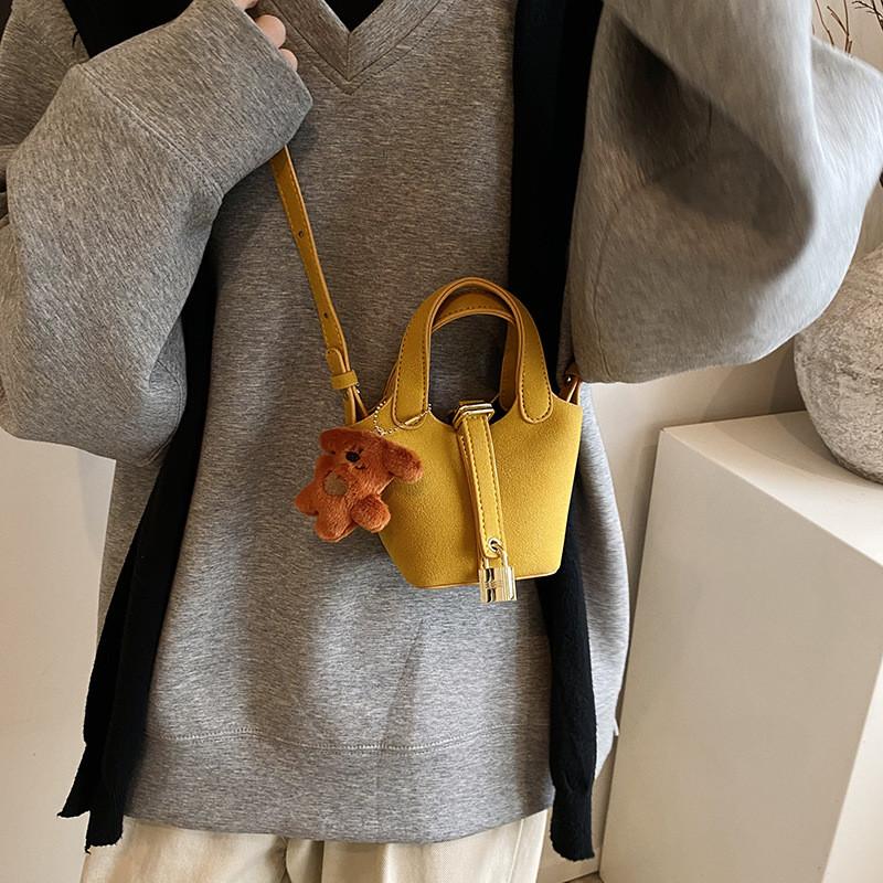 Fashionable Brown Pu Tote Bag For Girls With Stylish Basket Design And Durable Material