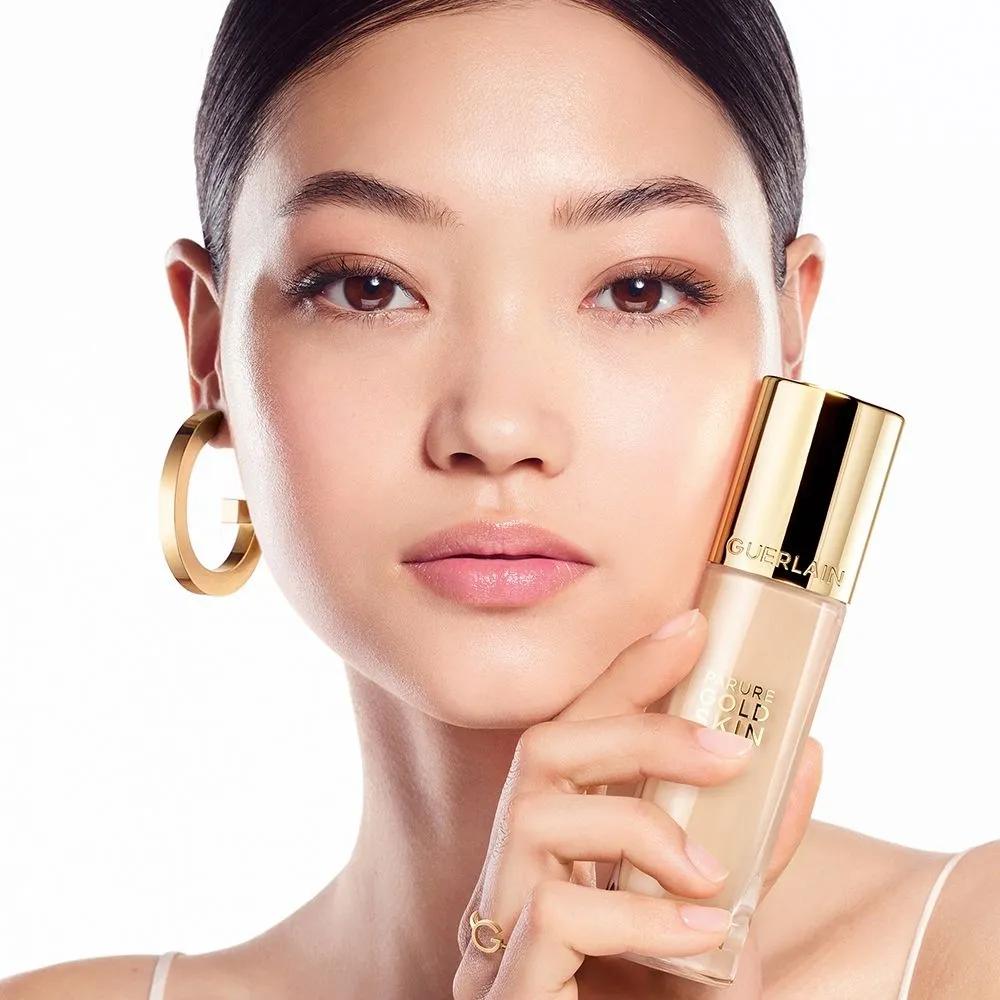 Тональная основа Parure Gold Skin