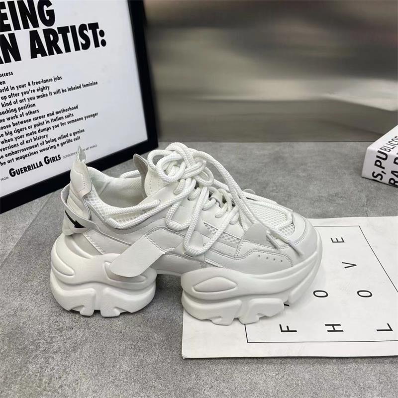 Трендовые сетчатые кроссовки-папы для женщин Осень Новый стиль Толстая подошва Увеличивающие рост Универсальные Повседневные Спортивные Вулканизированные туфли