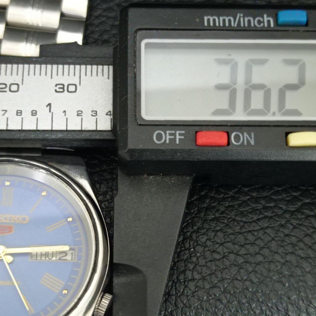 GENUINE VINTAGE SEIKO 5 AUTOMATIC 7009A JAPAN MENS BLUE DIAL WATCH a708791-1