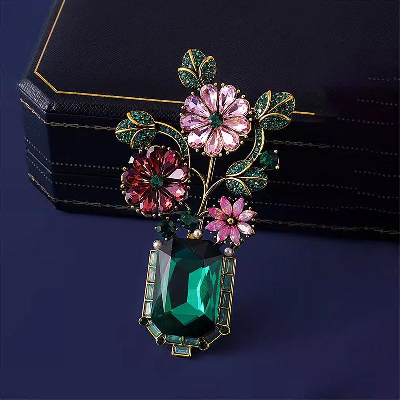 Retro Provence Garden Brooch, High-end Women's Light Luxury and High-end Sense, Fashionable Coat Brooch