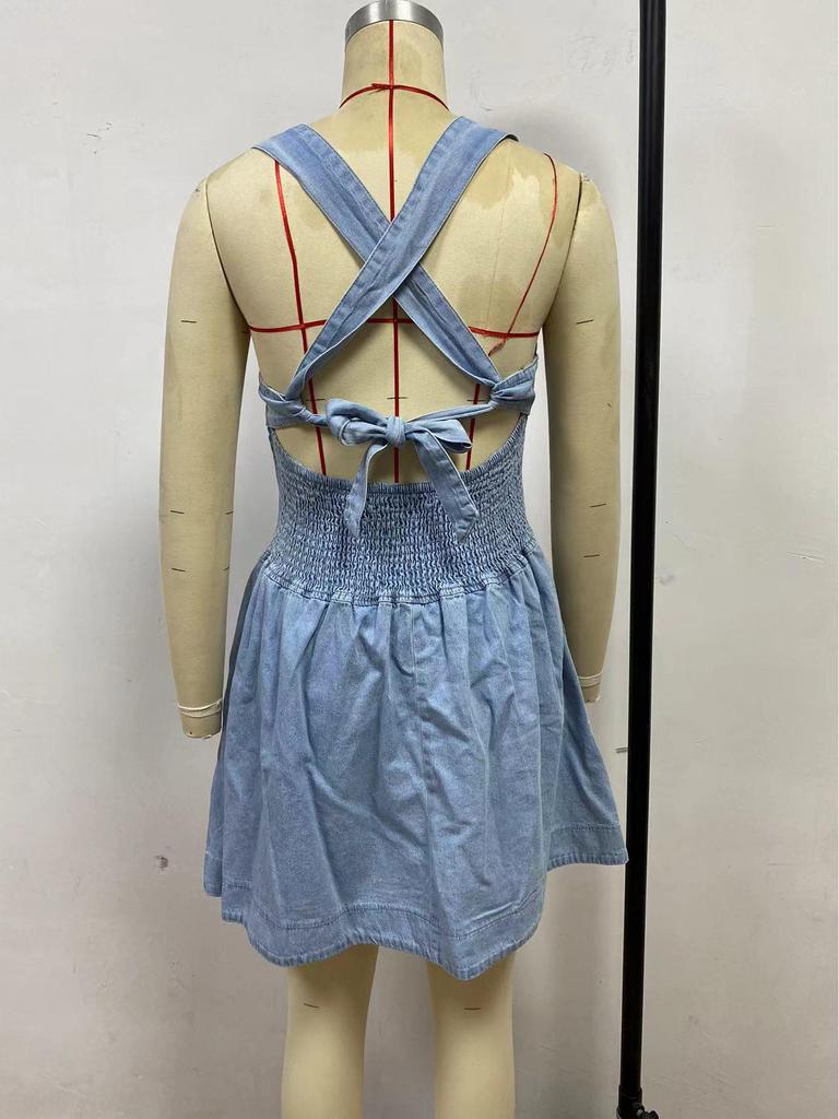 Европейское и американское женское летнее мини-платье из денима без спины 2025 года, облегающее, с высокой талией, однотонное.