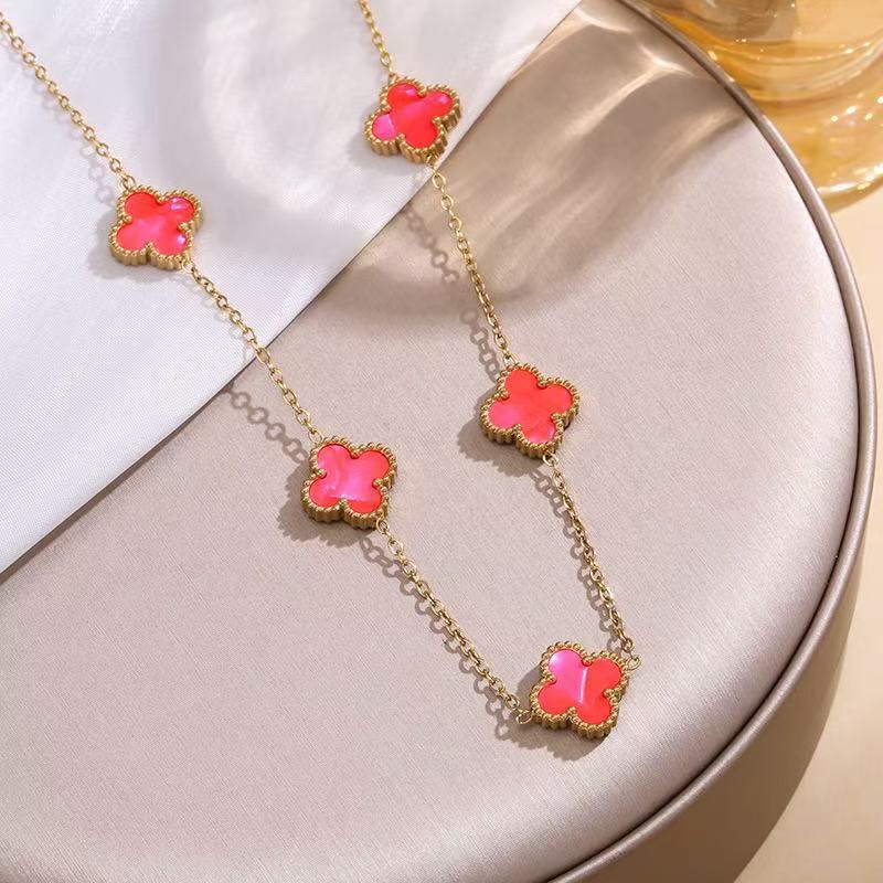 Изысканная 18-каратная титановая сталь не теряет цвет Четырехлистный клевер Двусторонняя перламутровая Пять цветков Ожерелье Цепочка для ключицы женская