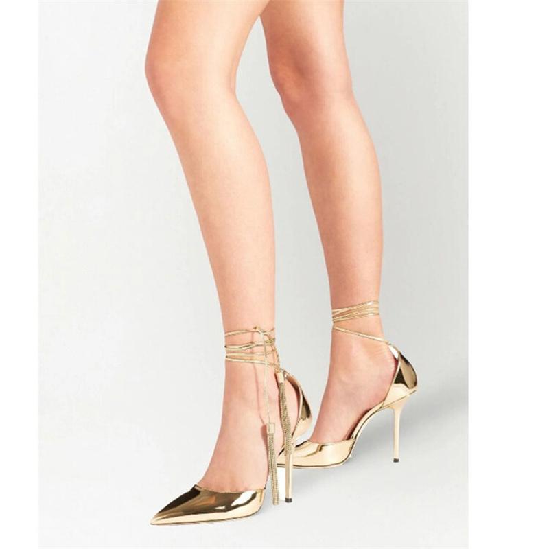 Модный бренд Показ Золотая кисточка Подвесные серьги Сандалии на щиколотке Модные черные туфли-лодочки Элегантная свадебная обувь для банкета Женская обувь 43