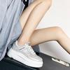 Женские модные белые кроссовки на платформе из натуральной кожи - весна/осень 2025 г. - визуально увеличивают рост, на толстой подошве, со шнуровкой, в уличном стиле