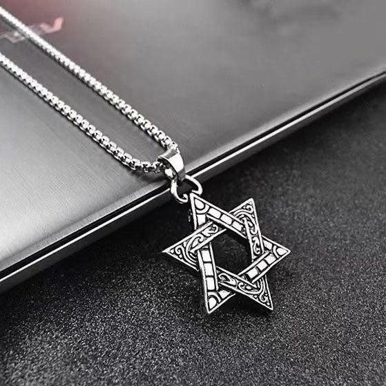 Men's Trendy Letter Necklace: Versatile Light Luxury Cuban Chain Choker