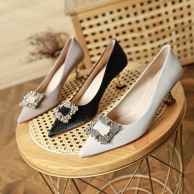 Новые женские туфли на высоком каблуке, модные туфли-лодочки на тонком каблуке, с квадратной пряжкой со стразами, с острым носком, черные, темпераментные, на маленьком каблучке