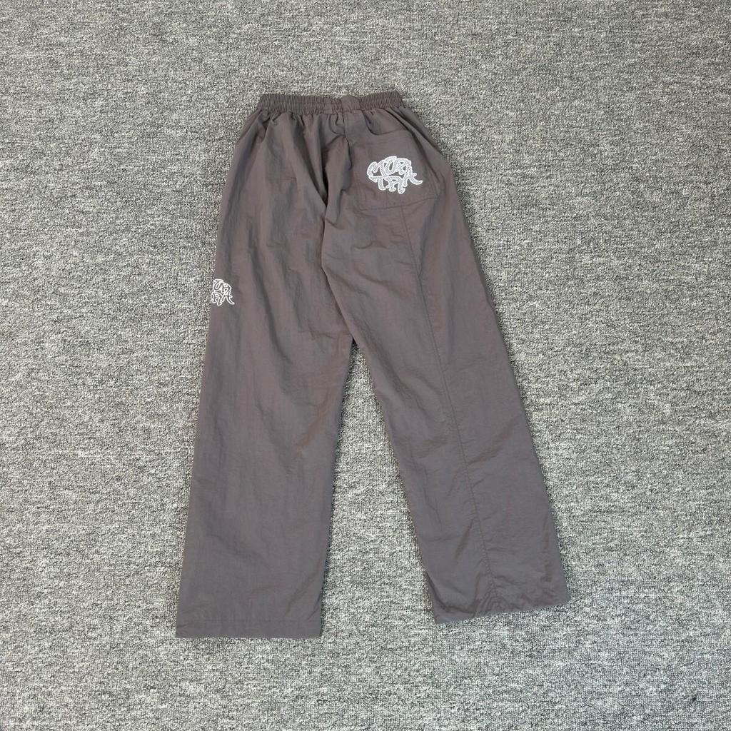 Комплект: ветровка Mertra в ретро-стиле с цветовыми блоками и спортивные брюки