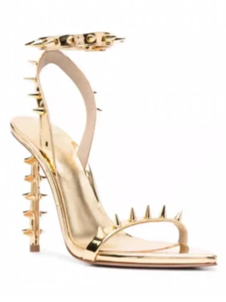 Женские летние новые босоножки на тонком высоком каблуке с заклепками, модные сексуальные женские босоножки для банкета и вечеринки с открытыми зубами, большие босоножки черного и золотого цвета