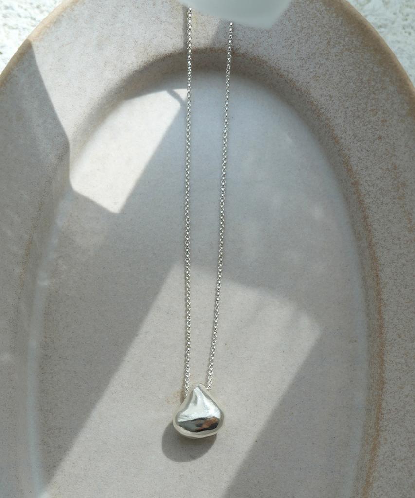 Reindeer Grotto Necklace 01