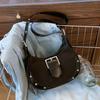 Сумка-мешок с текстурой под мышкой, женская модная сумка-седло, сумка-мессенджер с заклепками