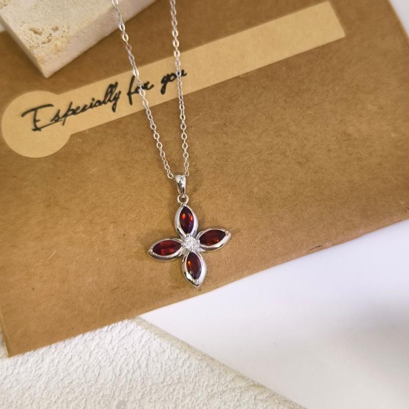 S925 Silver Four-leaf Clover Necklace, Natural Crystal Pendant, Clavicle Chain for Women