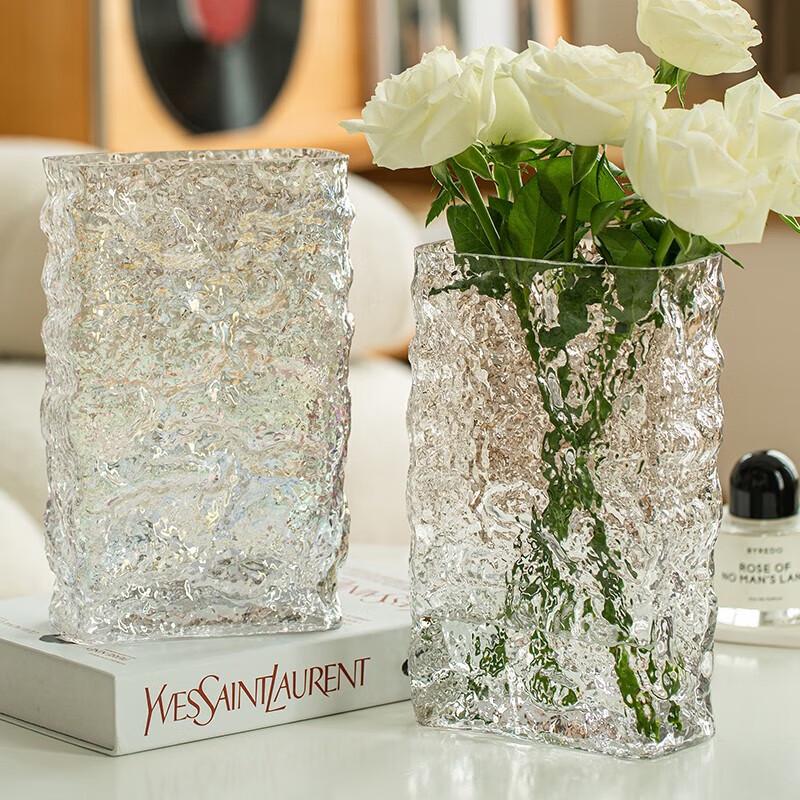 Коллекция элегантных декоративных цветочных ваз