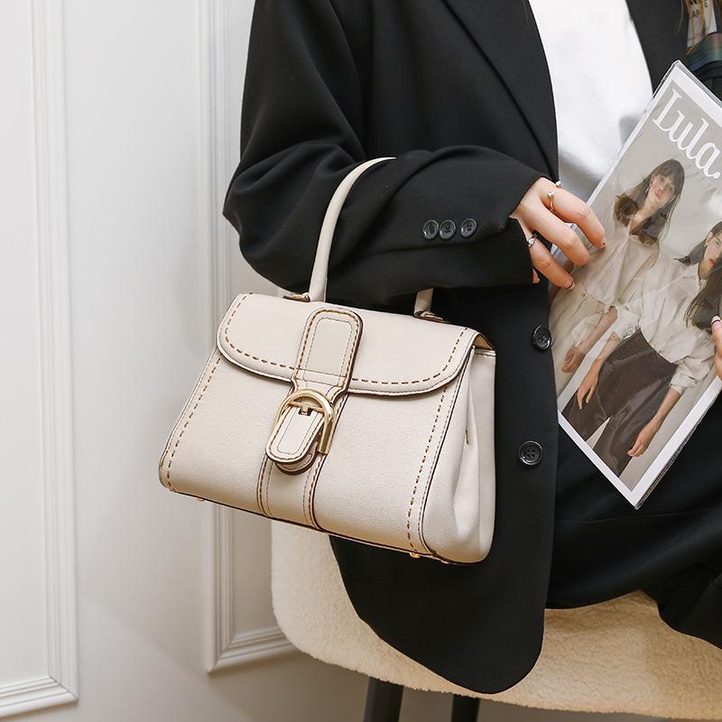 2024 New Niche High-End Stitched Fashion Handbag with High-Quality Horseshoe Buckle, Single-Shoulder Crossbody Small Square Bag