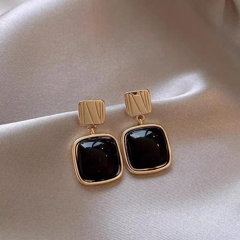 Retro Black Red Geometry Square Metal Drop Earrings for Women Bijoux Wedding Party Brincos Jewelry Gift Girl Earring