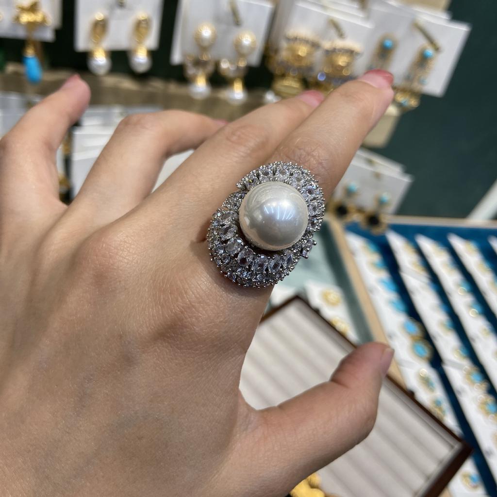Кольцо с крупной жемчужиной на краю фартука, женское, крупнозернистое, высококлассное, с индивидуальностью и темпераментом, инкрустированное австрийским перламутром и бриллиантами