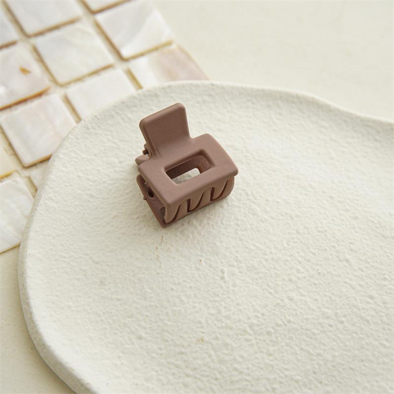 Маленькие квадратные когти для волос, матовая заколка для волос, простые заколки с геометрической формой, зажим для хвоста, аксессуары для волос в виде крабов для женщин