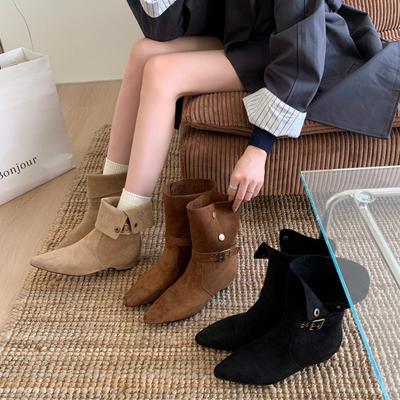 Стильный нишевый дизайн усиливает ощущение ковбойских сапог женских 2025 осень и зима новые с пряжкой на ремне два способа носки матовая кожа короткие сапоги