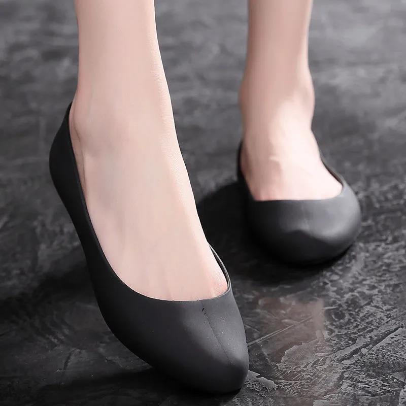 Sandals Fashion Ladies Summer Black Pvc Material Crystal Jelly Gum Shoes Flat Heel Flat Cover Foot Nonslip Rain Boots