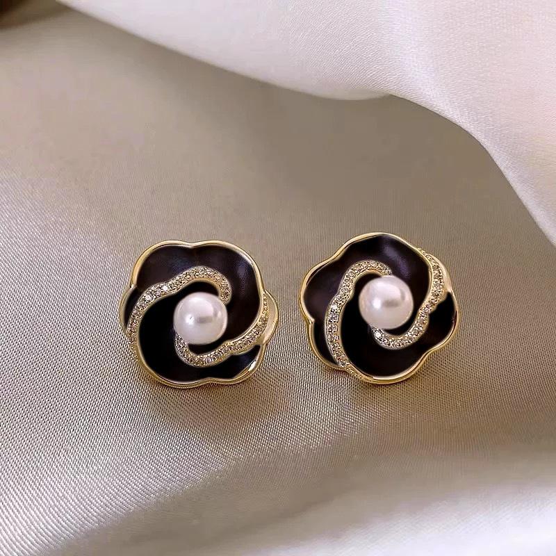 Light Luxury Exquisite Micro-inlaid Zircon Flower Earrings Elegant High-end Pearl Stud Earrings Niche Design Temperament Earrings
