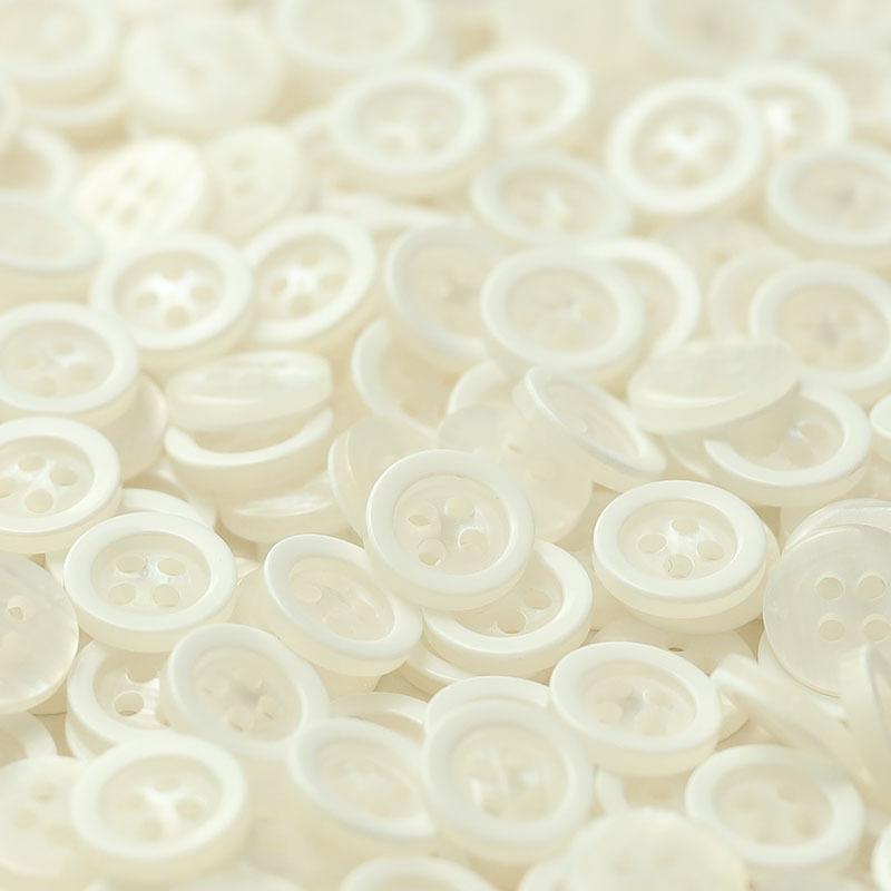 Черно-белые перламутровые пуговицы из искусственной смолы для рубашки, пуговицы для трикотажного кардигана с длинными рукавами и четырьмя люверсами, воротник