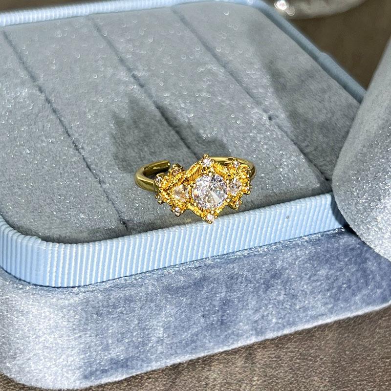 2026 Old Money Wind Exquisite Micro-inlaid Zircon Butterfly Flower Opening Ring Women's Light Luxury Geometric Stacking Wearing Versatile Niche Ring