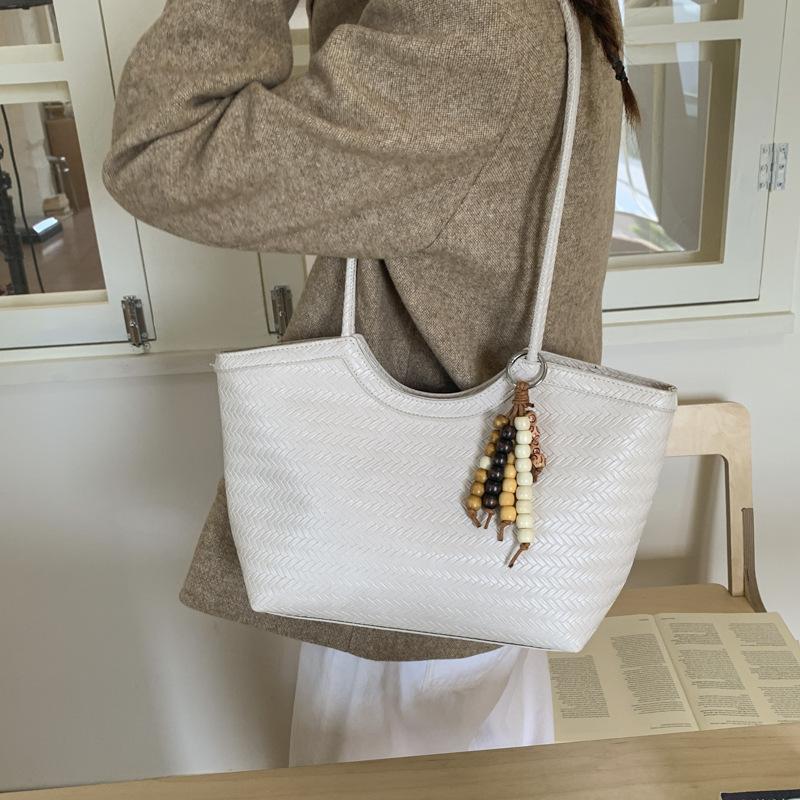 Сумки Большой вместимости сумки-тоут 2025 осень новые популярные плетеные сумки Универсальные наплечные сумки Зарубежный стиль сумки под мышкой