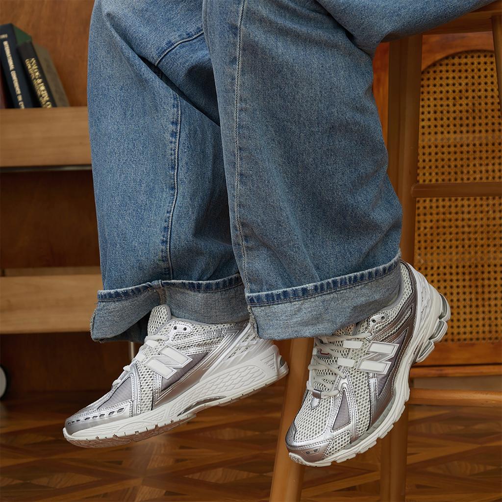 New Balance Кроссовки для бега NB 1906R Унисекс Низкие Серебристо-белые M1906RCB
