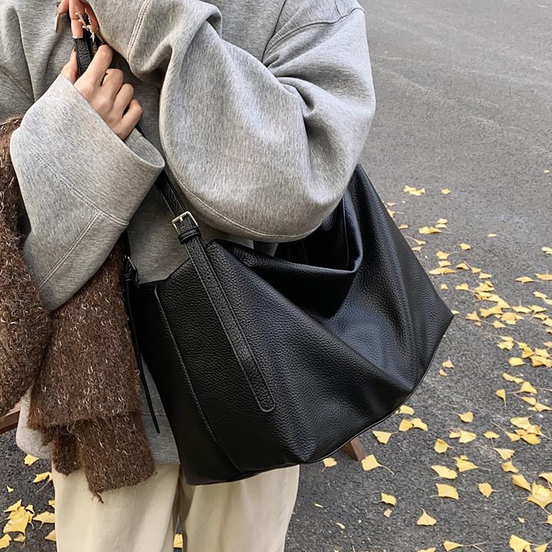 IELGY Ladies Tote Bag Commuter Large Capacity Autumn Winter Shoulder Messenger Bag