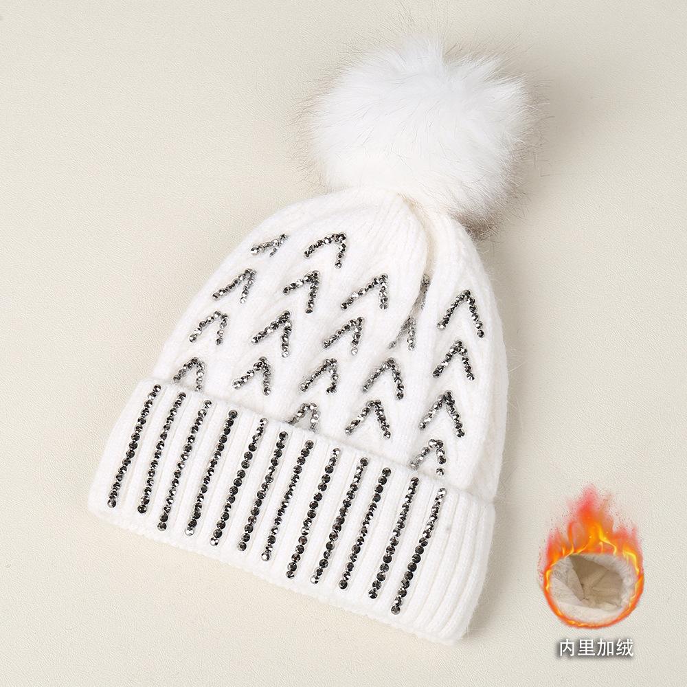 Fashion hairball decoration hot diamond craftsmanship simple and versatile knitted hat outdoor travel warm and comfortable wool hat