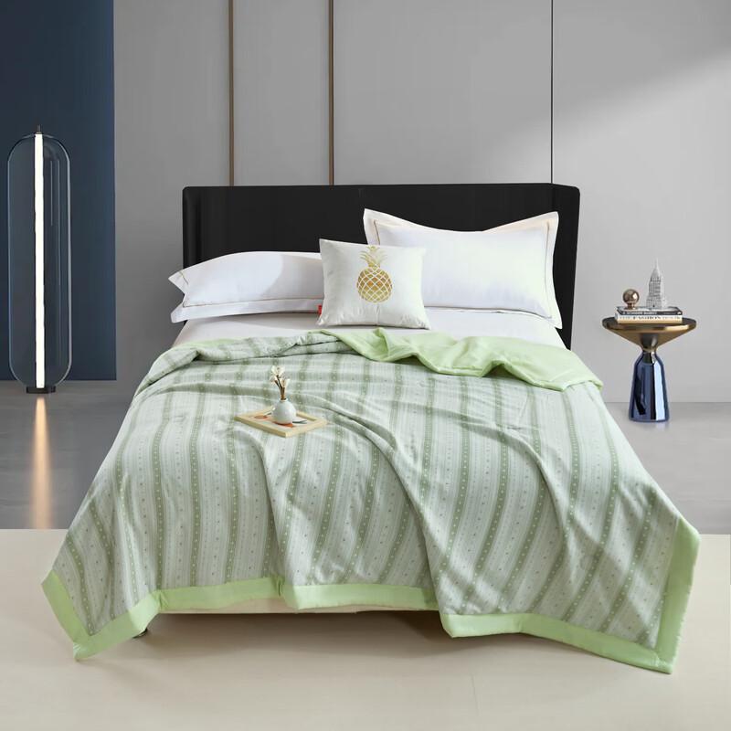 Playboy Breathable Summer Quilt