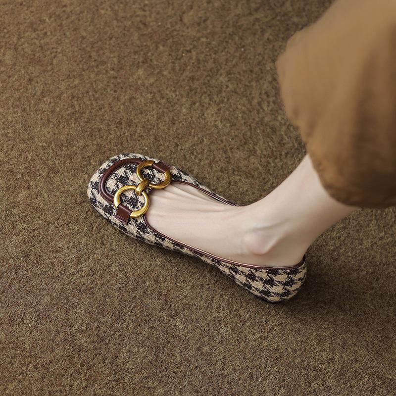 Ретро-туфли с квадратной головкой и металлической пряжкой, женские, 2025, новые, легкие, темпераментные, клетчатые, толстый каблук, маленький, ароматный, стиль, соответствие цветов