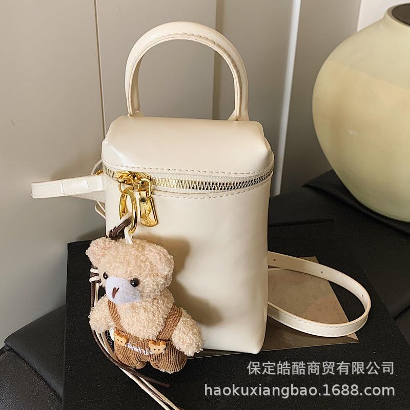 Stylish and foreign mobile phone bag female messenger 2025 new mini high-end feeling small and light casual summer small bag