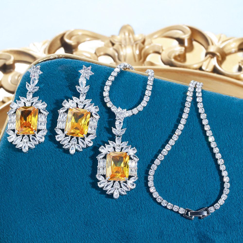 Клавакулярная цепочка Groovy Topaz, слегка усыпанная бриллиантами, колье, серьги, набор из двух предметов, подвеска с цитрином
