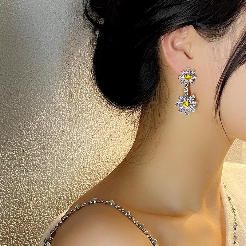 Супер Фея Темперамент Полный Цирконий Цветочные Серьги Женские Личности Моды Знаменитости Стиль Серьги Простые И Универсальные Серьги
