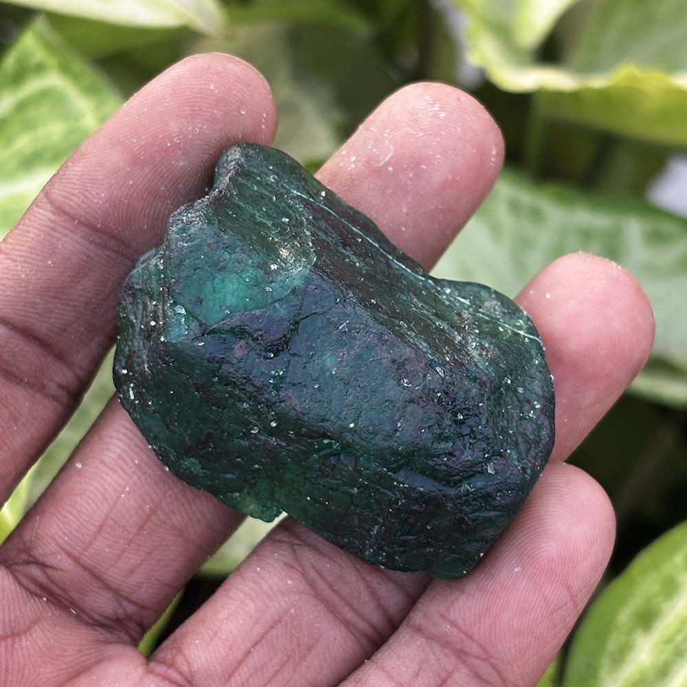 Natural Green Emerald Loose Gemstone 303.10 ct Rough Uncut Earth Minded for Gemstone Collections