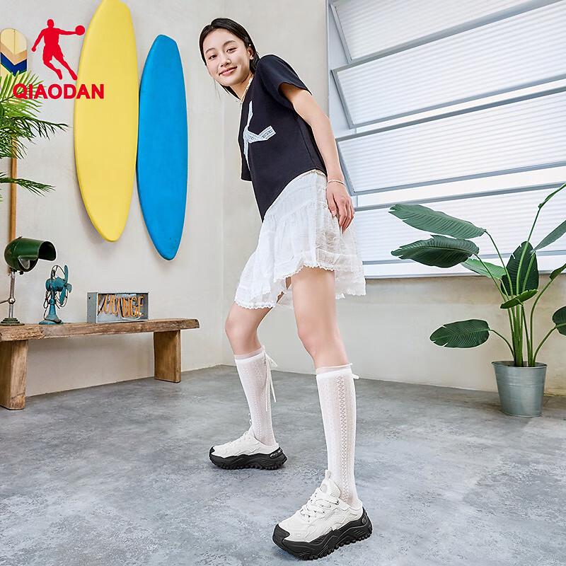 Qiaodan Твердые конфеты Толстая подошва Папины кроссовки