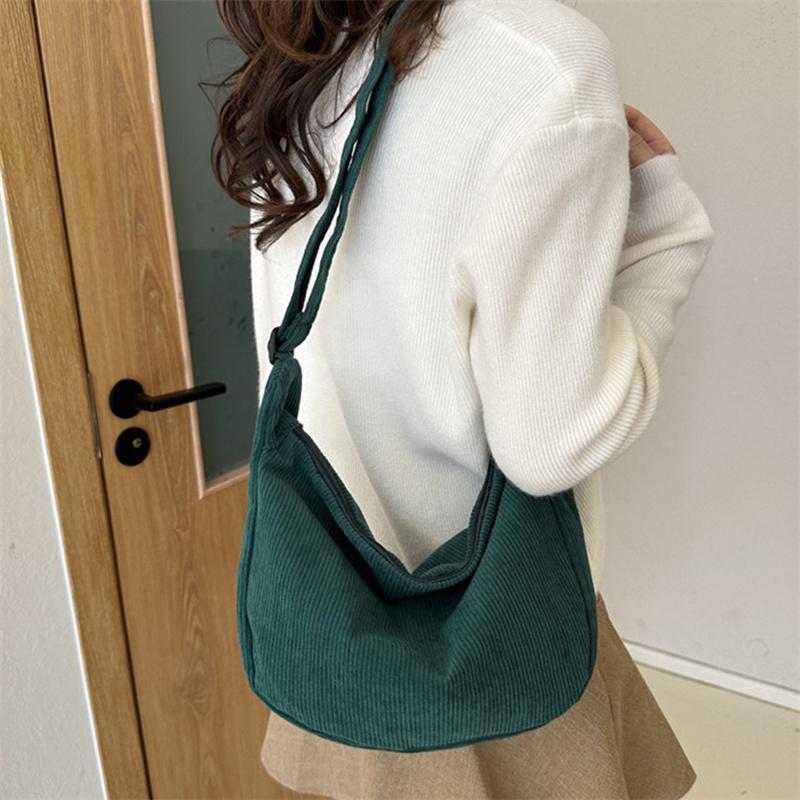 Fashion Versatile Shoulder Bag College Style Commuting Bag Women's Casual Leisure Portable Crossbody Bag