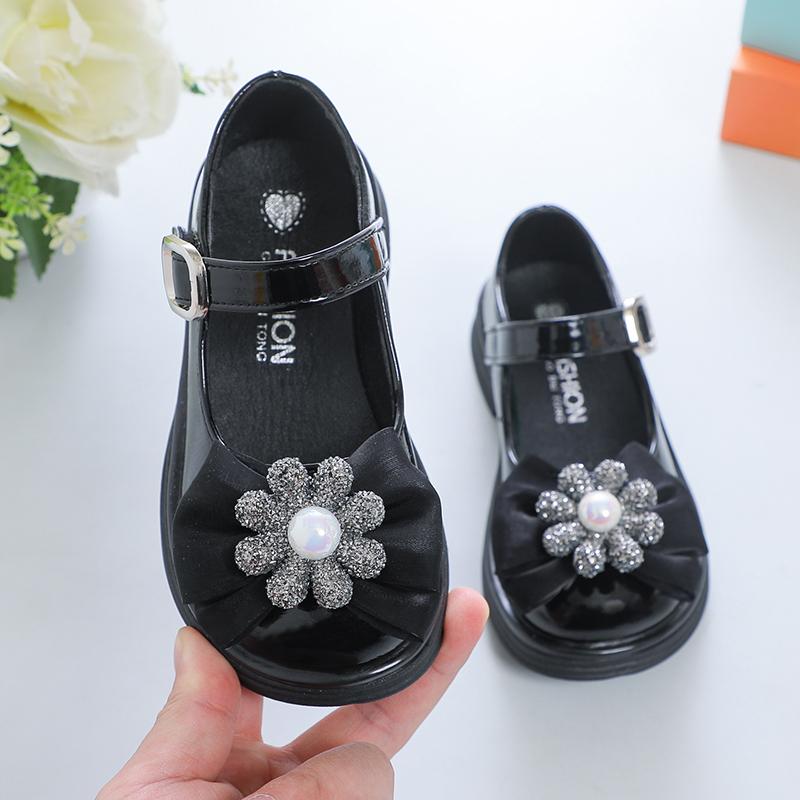Туфли принцессы для девочек с цветами и жемчугом, детские элегантные кожаные туфли для вечеринки, свадьбы, модные простые детские лоферы, шикарные