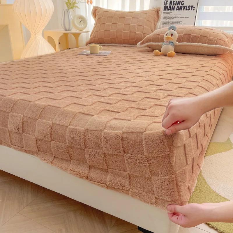 Warm Fitted Bed Sheet Taff Velvet Fleece Bed Linen Coral Fleece Bed Sheet with Elastic Band Bedsheet Mattress Protection Cover(No Pillowcase)