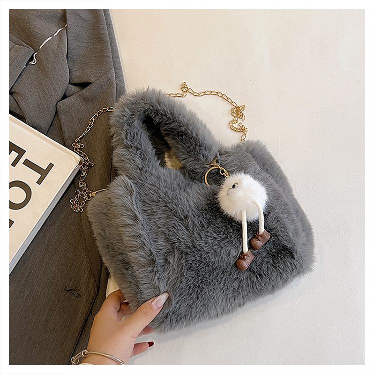 Winter New Chain Wool Bag Large Capacity Shoulder Messenger Bag for Women Portable Fur Bag