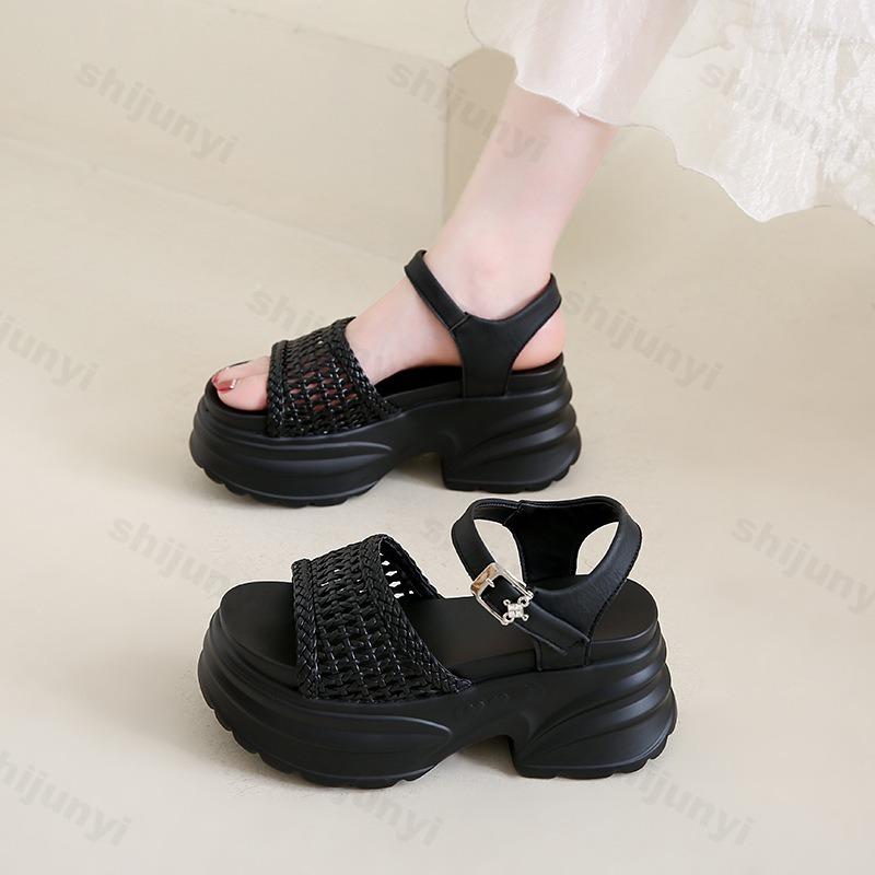 Модные элегантные сандалии на танкетке с вырезами, повседневные сандалии на толстой подошве для женщин, лето 2025, с открытым носком, удобные, универсальные, модные туфли