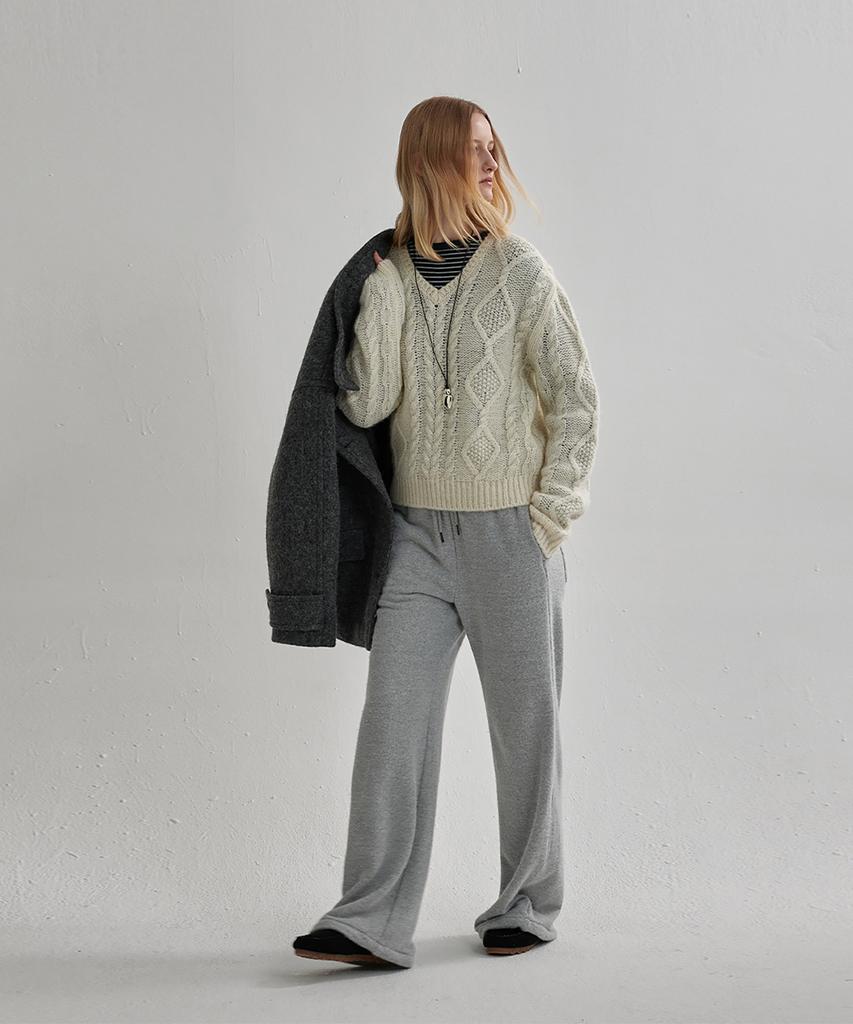 MOAT Ordinary Cable Knit (Cream Ivory)