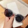 Summer Square Frame Punk Sunglasses Classic Vintage Rivets UV400 Sun Shade Eyeglasses for Women Men Vintage Retro Luxurious Eyewear Gafas De Sol