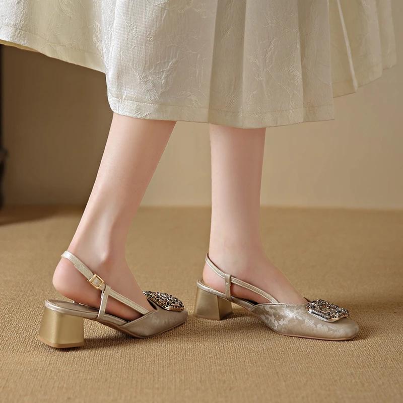 Модные сексуальные туфли для леди 4 см Сандалии Мэри Джейн Снежный Кристалл Туфли-лодочки с квадратным носком в желто-бежевом черном цвете Странный каблук с пряжкой сзади ремешок