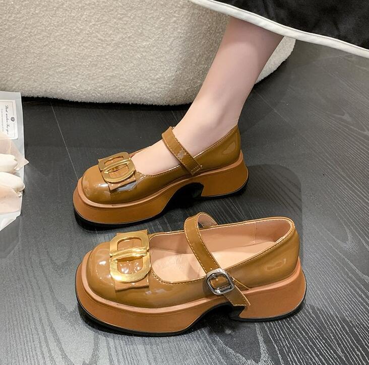 Женские туфли на платформе, каблуки для вечеринок, летние новые босоножки 2024 года, модные ретро-туфли Мэри Джейн, маленькие кожаные туфли