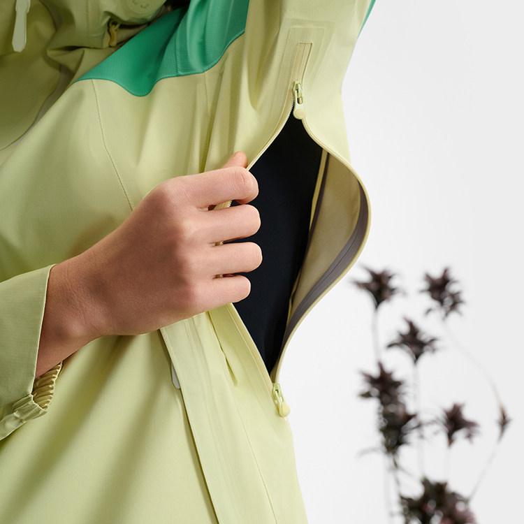 Fila Explorer Outdoor Series Цветной блок Куртка с капюшоном и длинным рукавом Водонепроницаемая Теплая Женская куртка Светло-желтая A11W527703F-YE
