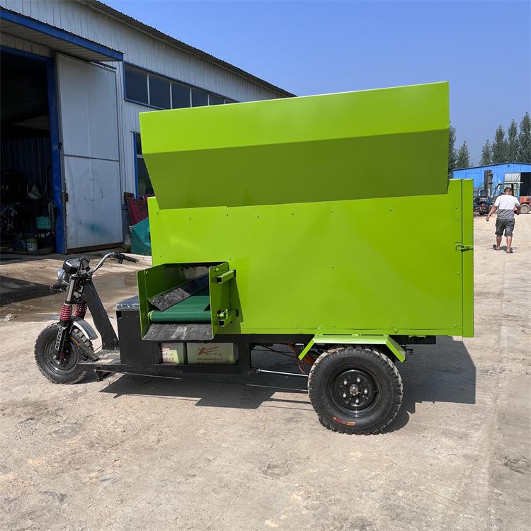 Electric Walk-Behind Spreader Cart for Livestock Silage Feeding